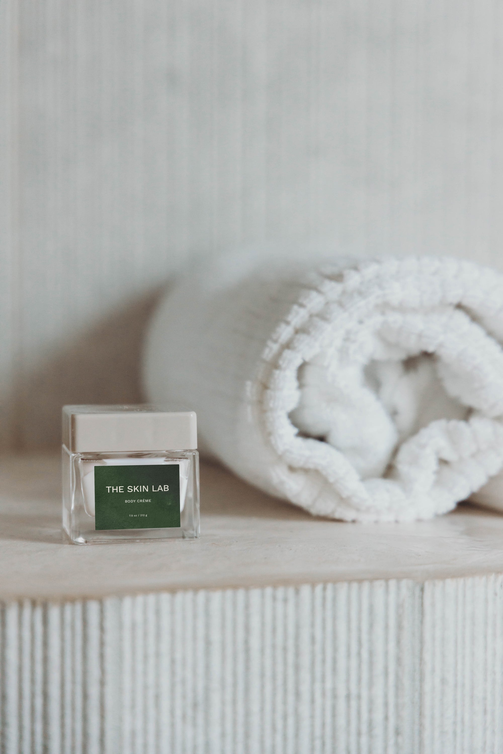 Modelier Glass Container Mockup – No 3