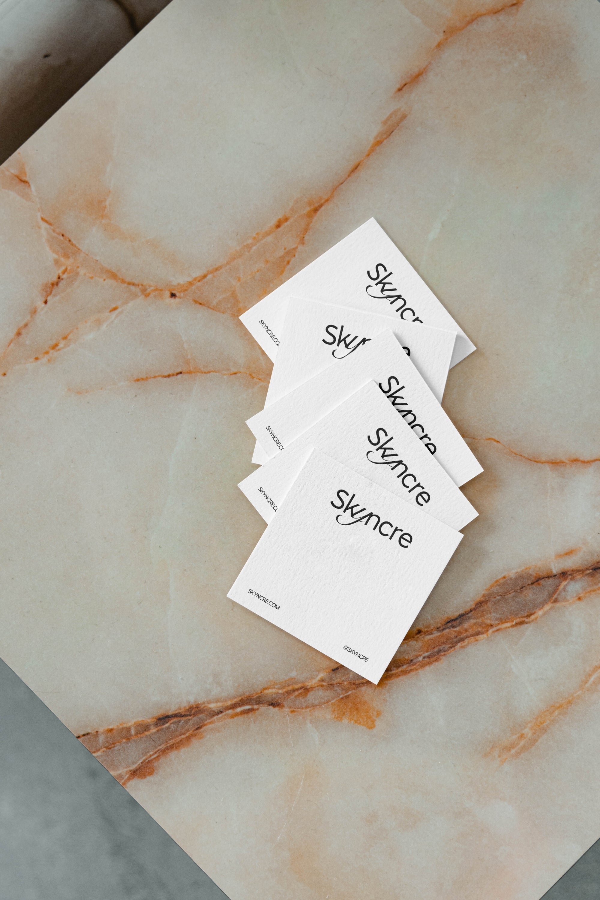 Editoré Square Business Card Mockup - No 2