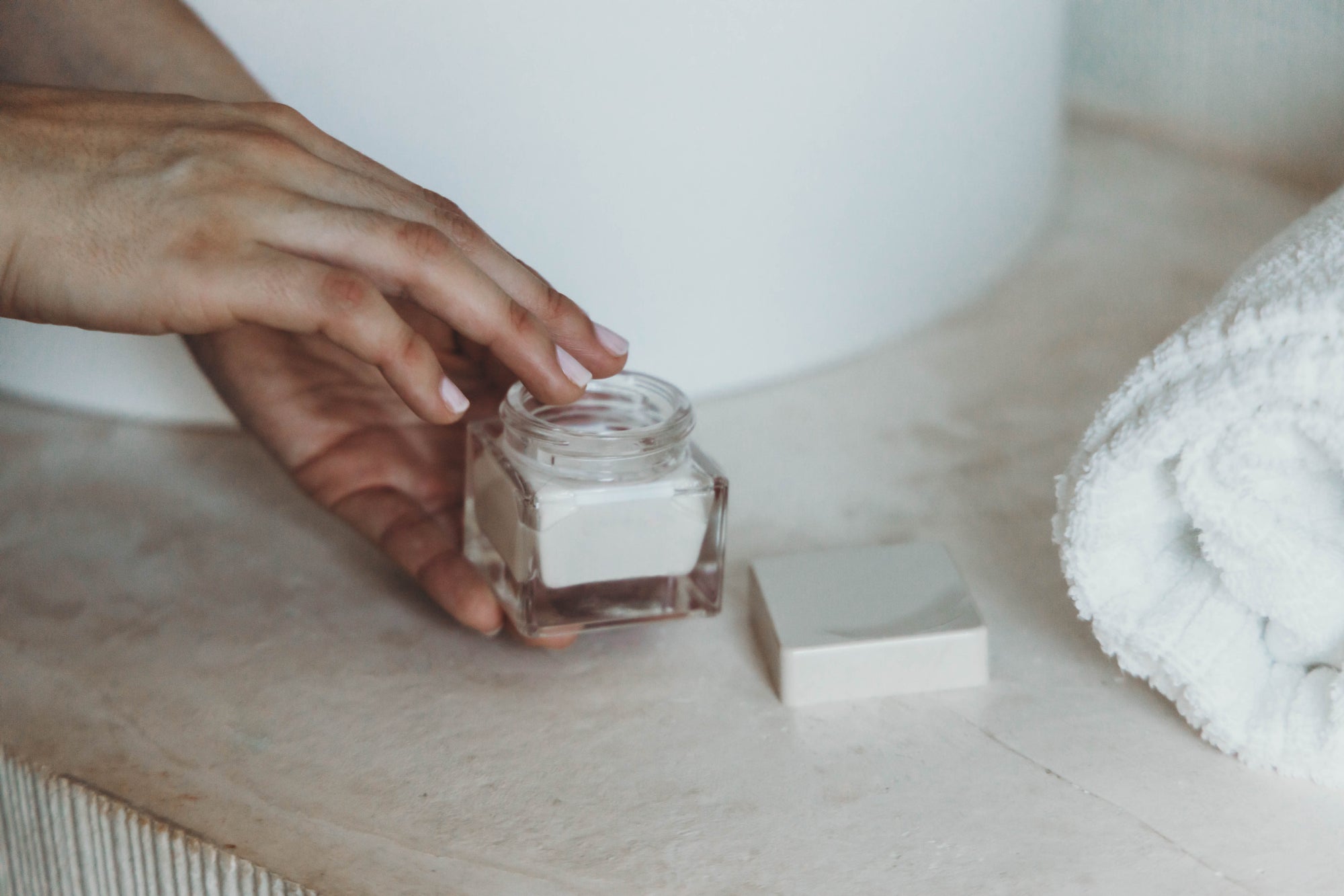 Modelier Glass Container Mockup – No 1